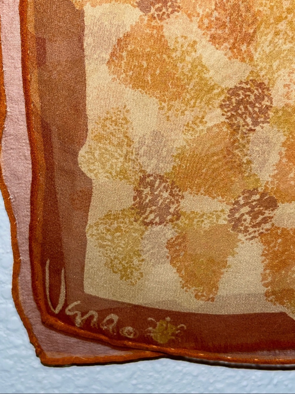“Vera” Vintage silk blend scarf
Made in Japan
Rust/orange
“24x24”